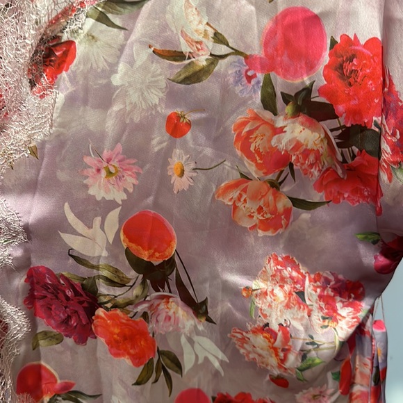 Victoria’s Secret Lace Inset Robe - Picture 3 of 4